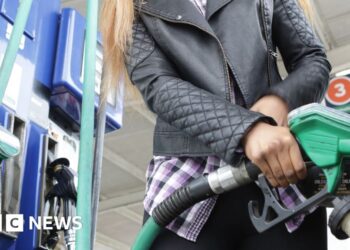 Oil, gas and borrowing costs surge as fears over Middle East escalate