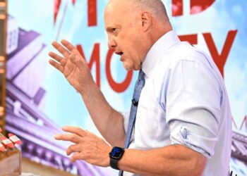 Jim Cramer says investors aren’t ditching tech — they just want cheaper stocks