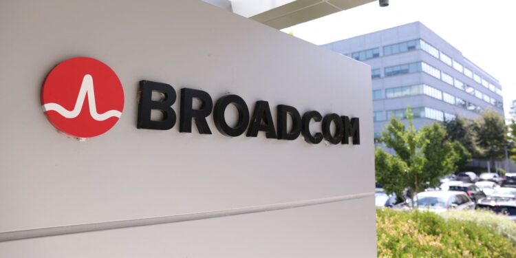 Jim Cramer’s least-favorite tech stock gets a new analyst endorsement — our take
