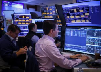 We got more defensive last week as Wall Street raised the bar for AI stocks