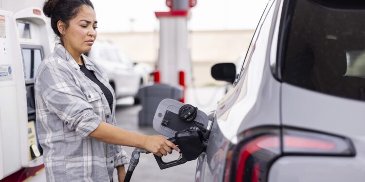 Gasoline prices, over $4 per gallon, hit record high for Labor Day