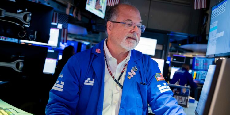 Dow rallies more than 500 points as oil falls, traders shake off inflation data: Live updates