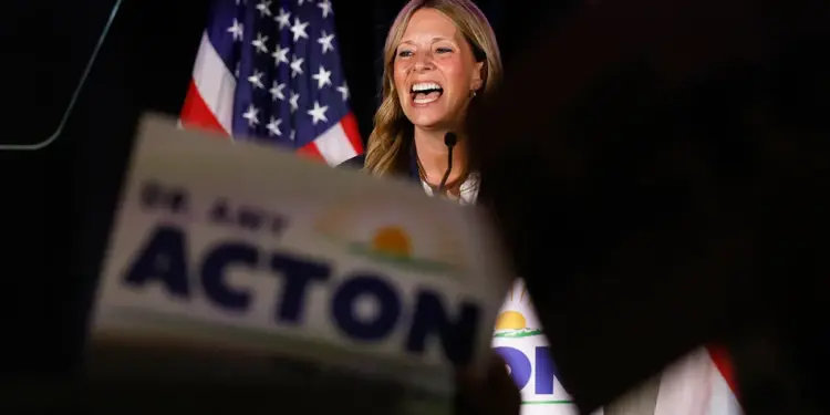 Dem handlers lash out when cameraman confronts their boss about debate: ‘No pictures’