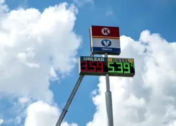 Stock market today: Dow, S&P 500, Nasdaq sink as oil prices surpass $100, Treasury yields jump