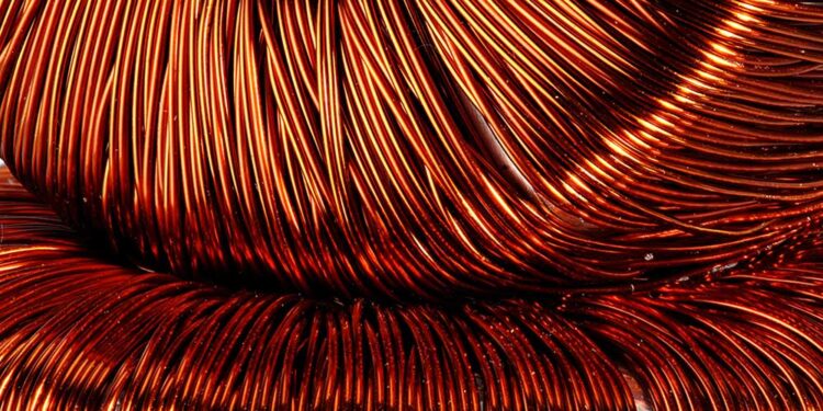Copper Dives On Tariff Report, Oil Prices, Yields; Silver, Gold Also Down