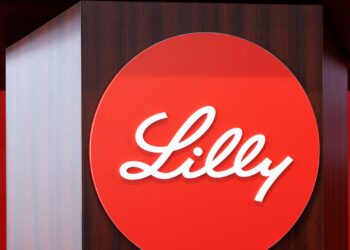 Eli Lilly says closely watched combo obesity regimen boosts weight loss in mid-stage trial