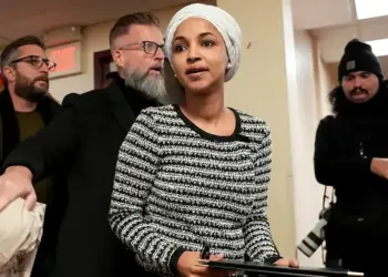 175 Democrats demand Trump admin stop Ilhan Omar investigation, warn it could hurt her re-election bid