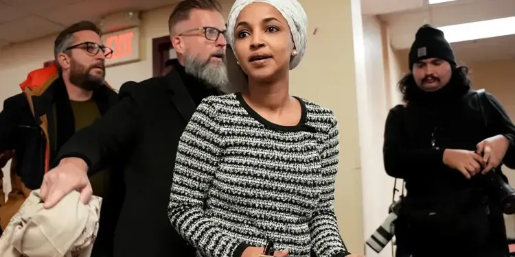 175 Democrats demand Trump admin stop Ilhan Omar investigation, warn it could hurt her re-election bid