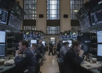 Wall Street Braces for Banking Blitz Amid Geopolitical Tension
